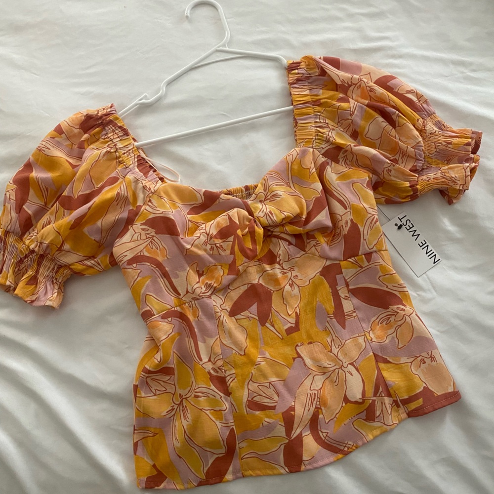 New** Tropical print puff sleeve top